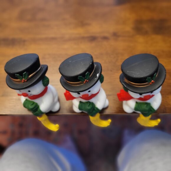 Set of 3 1960s Snowman w/ Corn Broom Stocking Holders Shelf Sitters - Picture 7 of 8